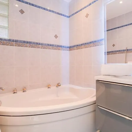 2-br Terrace Sea View Pool Parking 公寓 戛纳