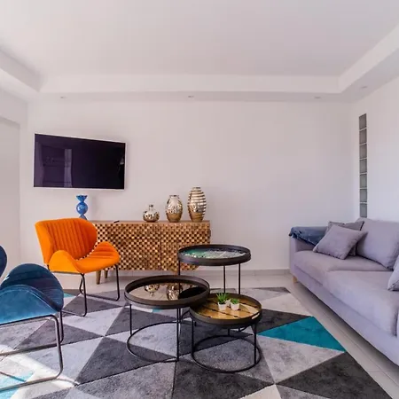 2-br Terrace Sea View Pool Parking